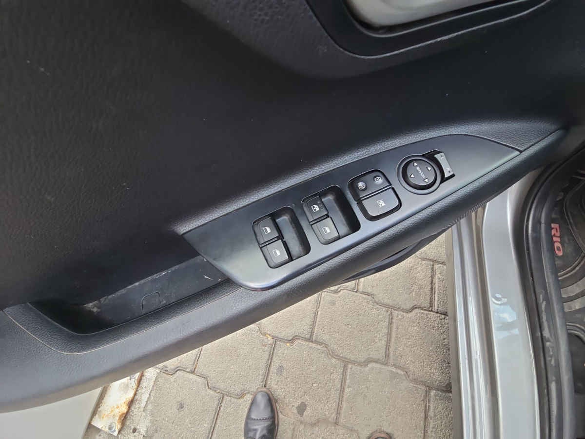 2021 Kia KIA RIO HB 5p LX L4/1.6 Man