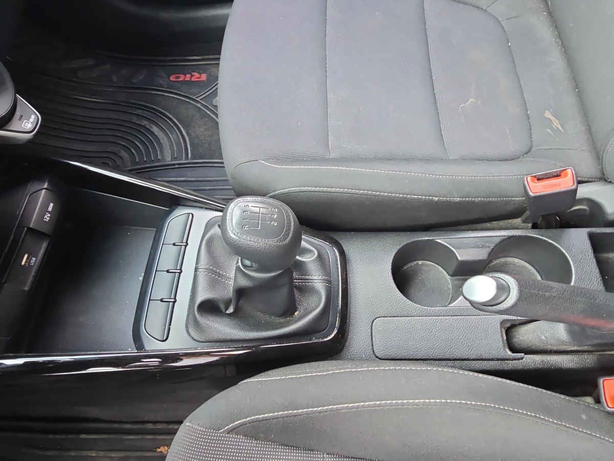 2021 Kia KIA RIO HB 5p LX L4/1.6 Man