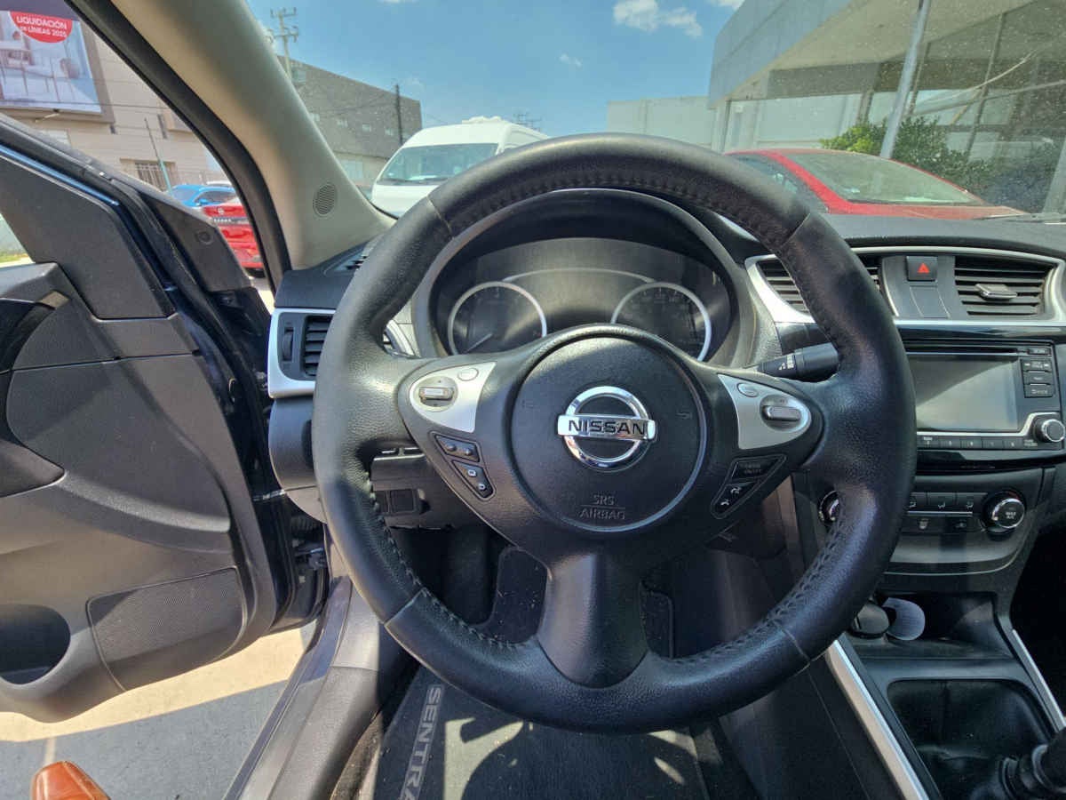 2017 Nissan Sentra 4p Advance L4/1.8 Man