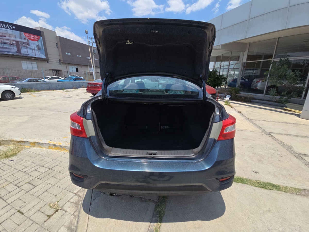 2017 Nissan Sentra 4p Advance L4/1.8 Man