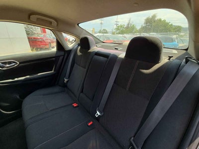 2017 Nissan Sentra 4p Advance L4/1.8 Man