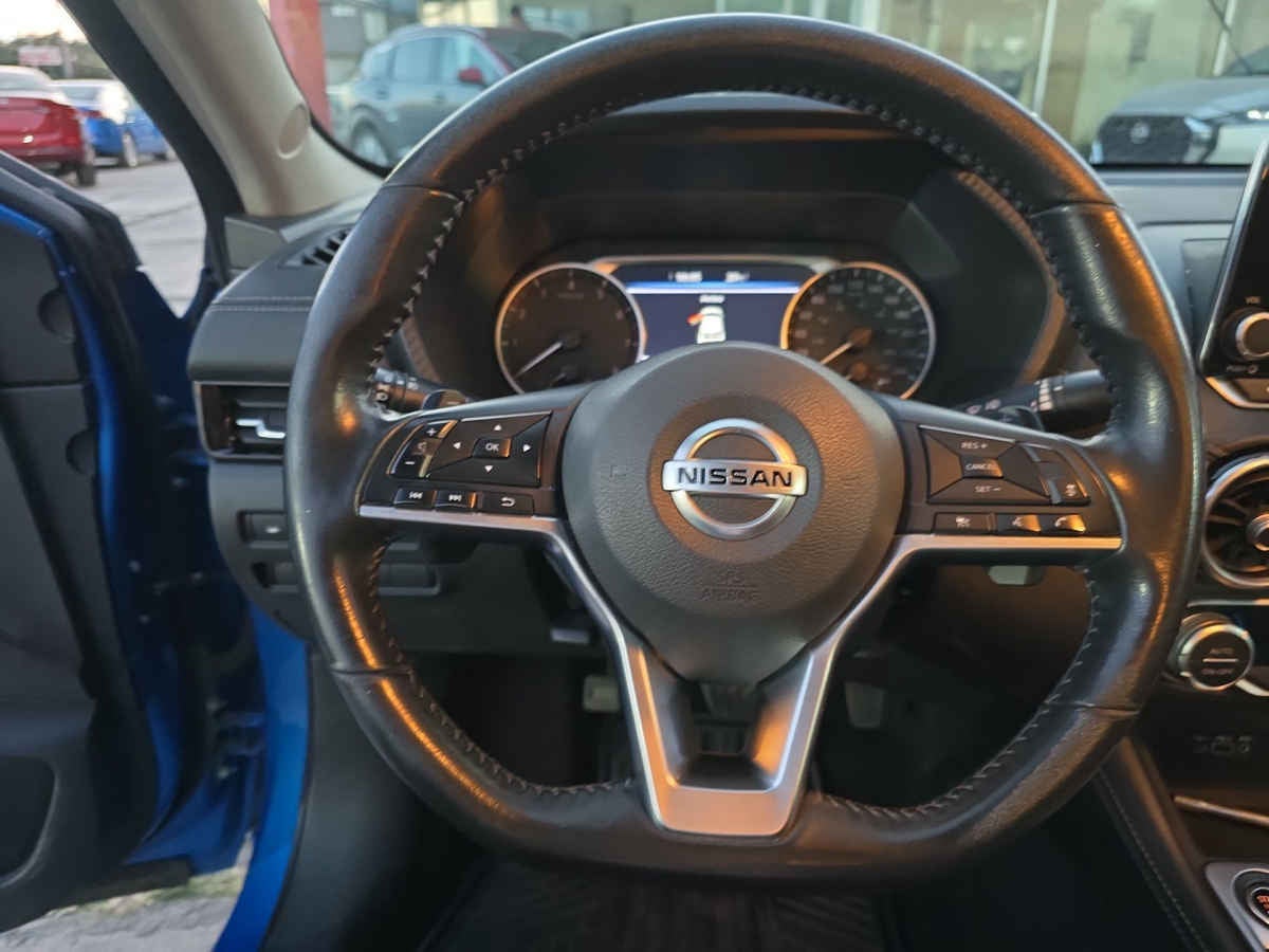 2023 Nissan Sentra 4p SR Platinum Bi-tono L4/2.0 Aut