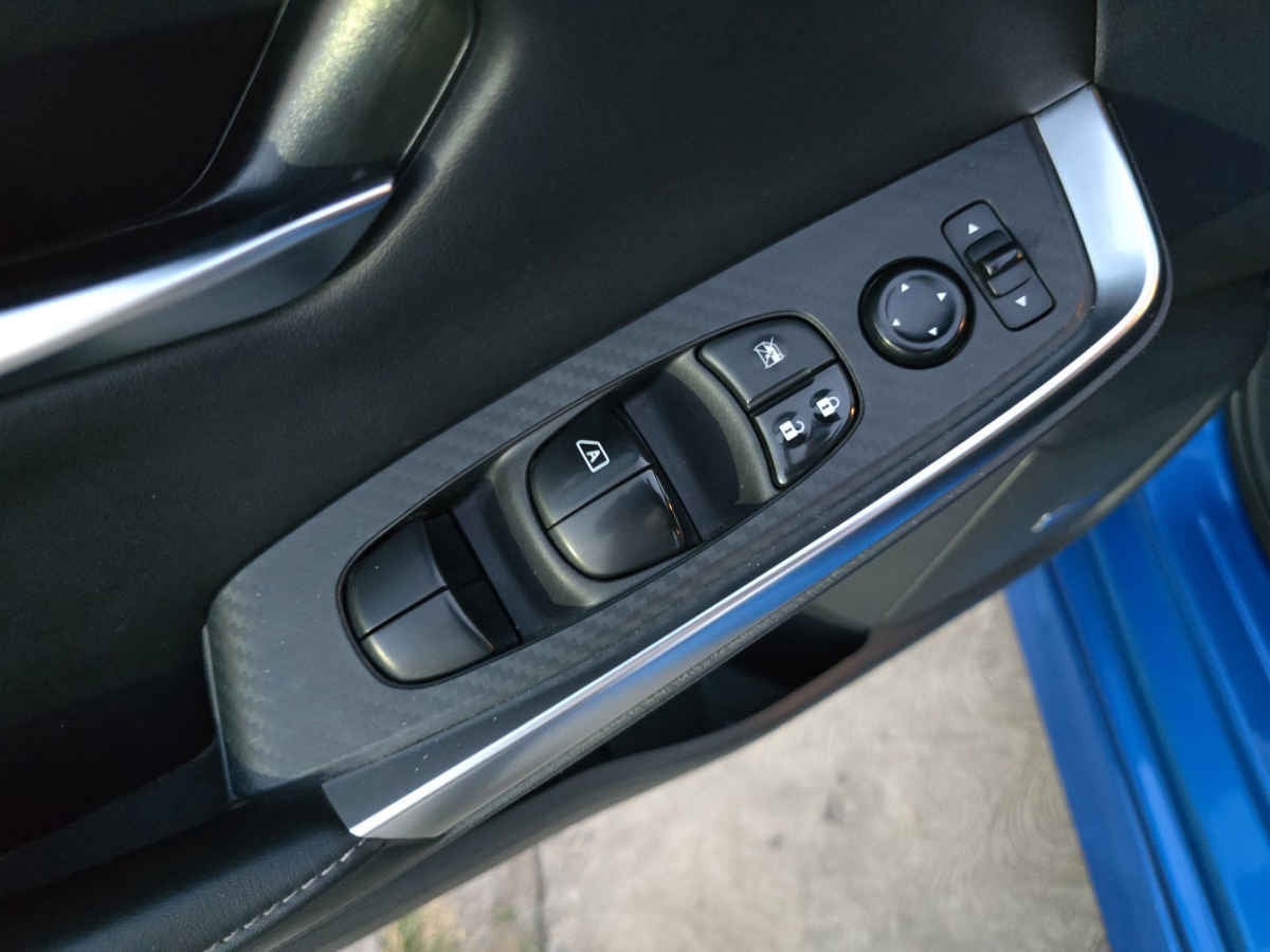 2023 Nissan Sentra 4p SR Platinum Bi-tono L4/2.0 Aut