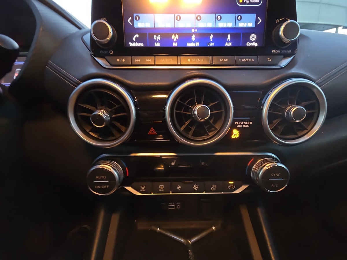 2023 Nissan Sentra 4p SR Platinum Bi-tono L4/2.0 Aut