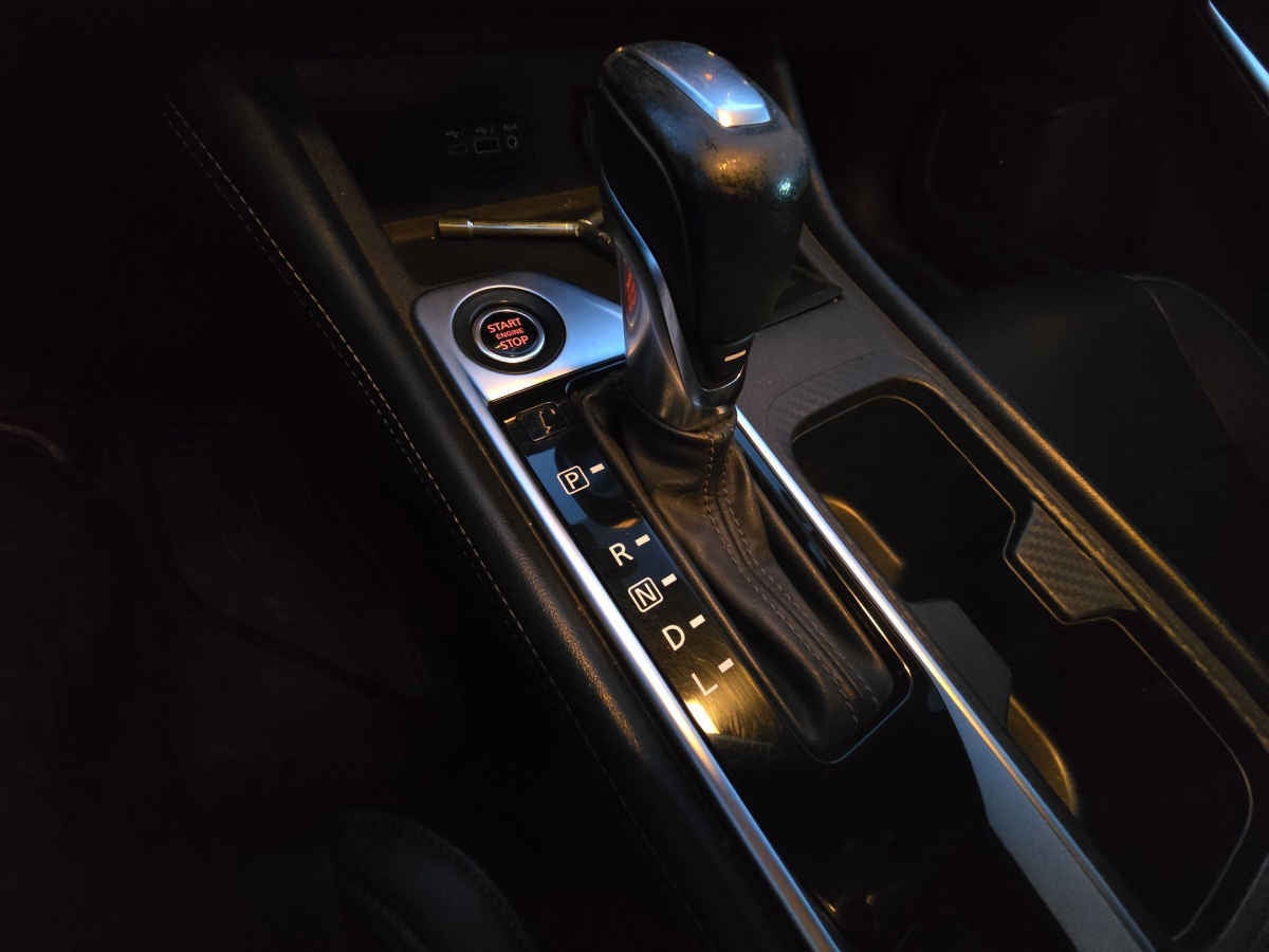 2023 Nissan Sentra 4p SR Platinum Bi-tono L4/2.0 Aut