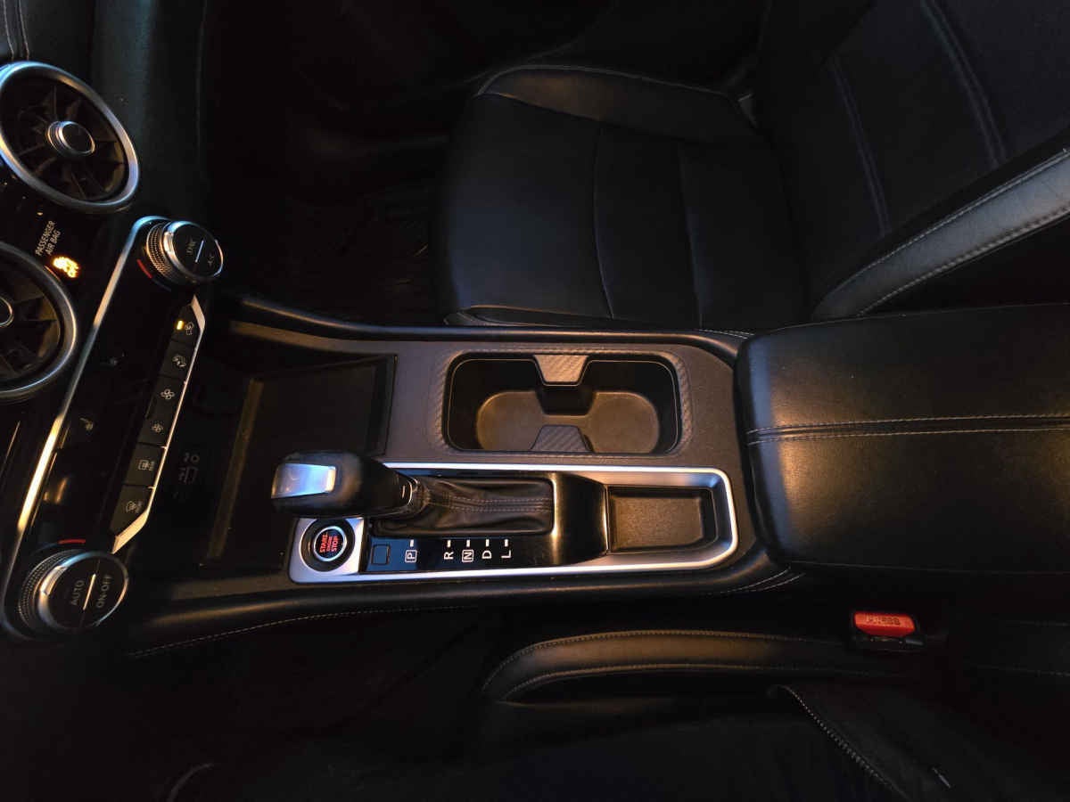 2023 Nissan Sentra 4p SR Platinum Bi-tono L4/2.0 Aut