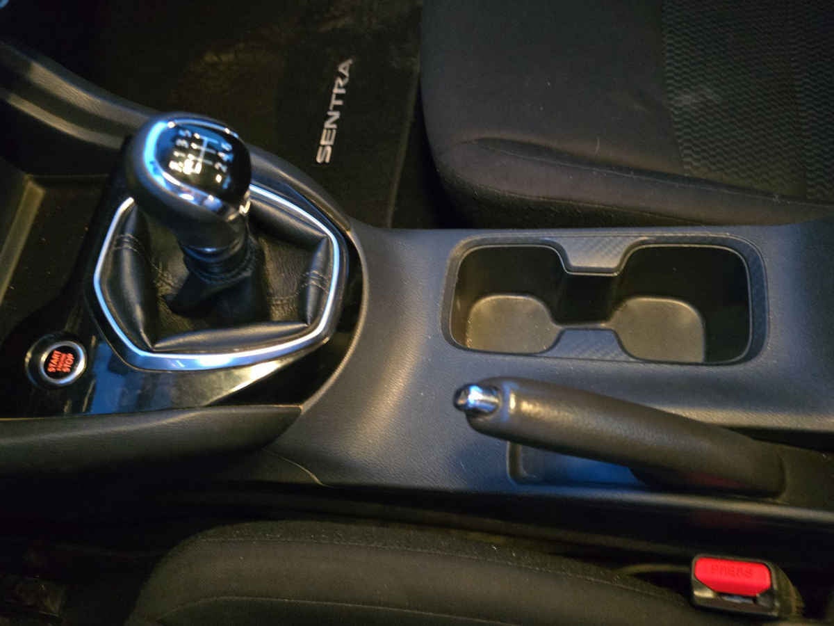 2022 Nissan Sentra 4p Sense L4/2.0 Man