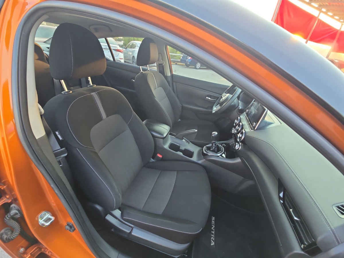 2022 Nissan Sentra 4p Advance L4/2.0 Man