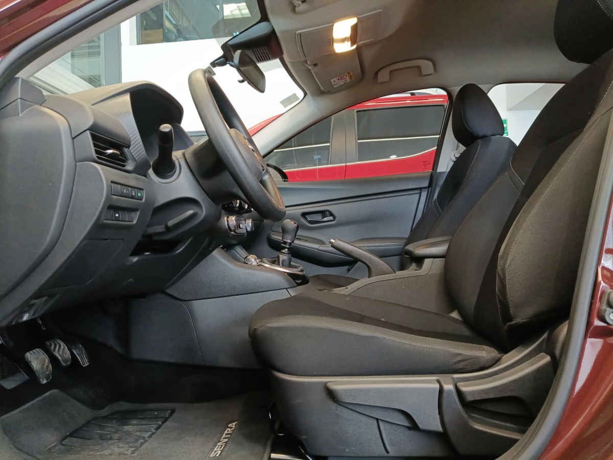 2025 Nissan Sentra 4p Sense L4/2.0 Man