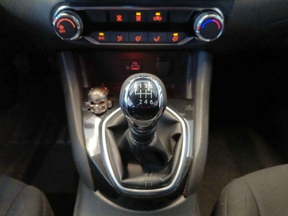 2025 Nissan Sentra 4p Sense L4/2.0 Man