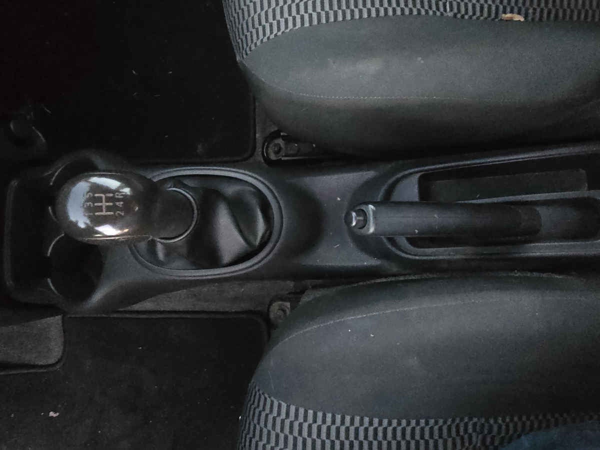 2020 Nissan March 5p Sense L4/1.6 Man