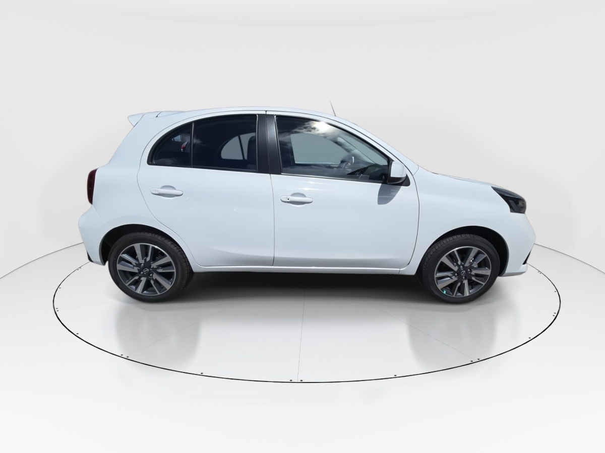 2024 Nissan March 5p Exclusive L4/1.6 Man