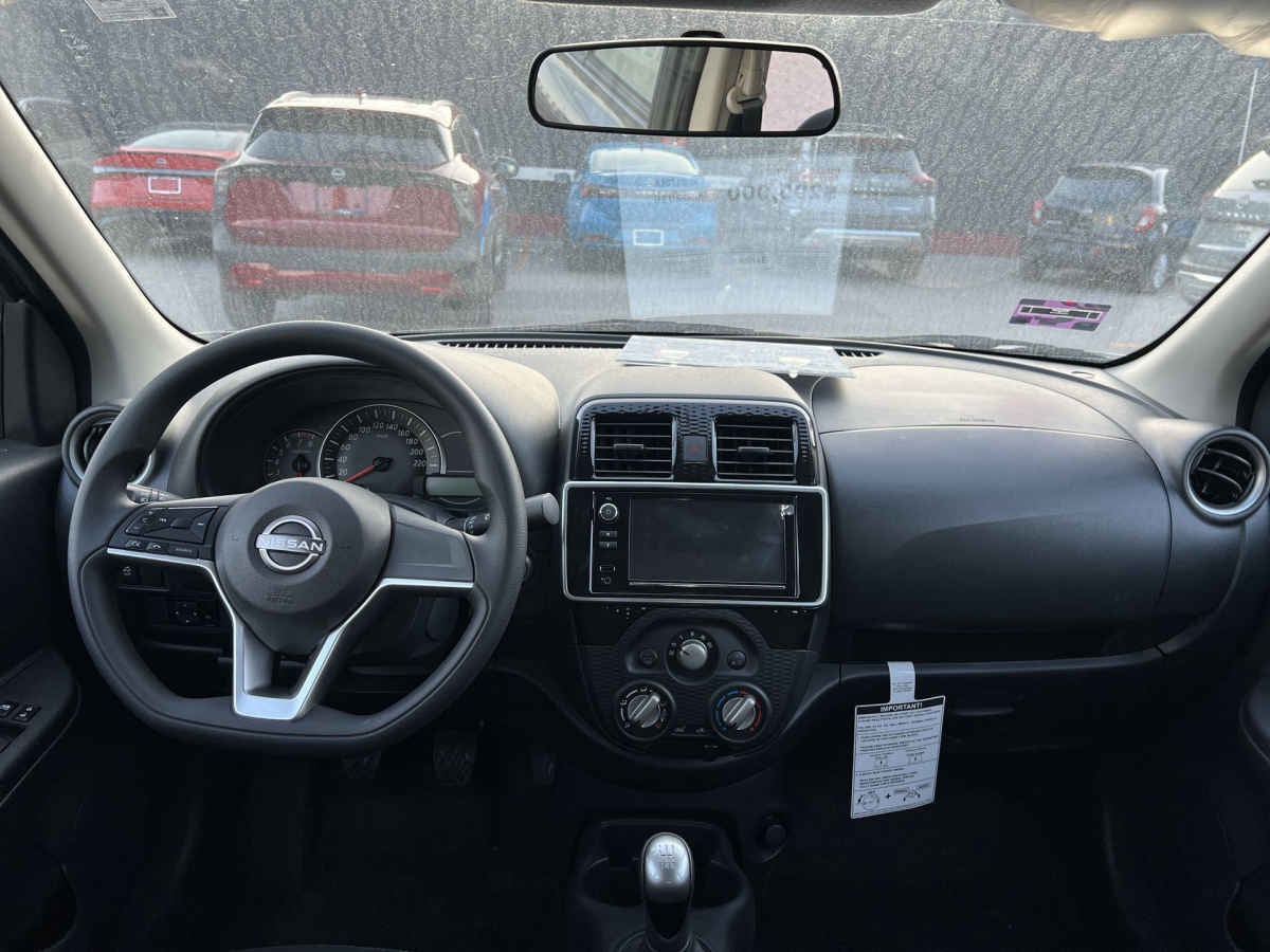 2025 Nissan March 5p Advance L4/1.6 Aut