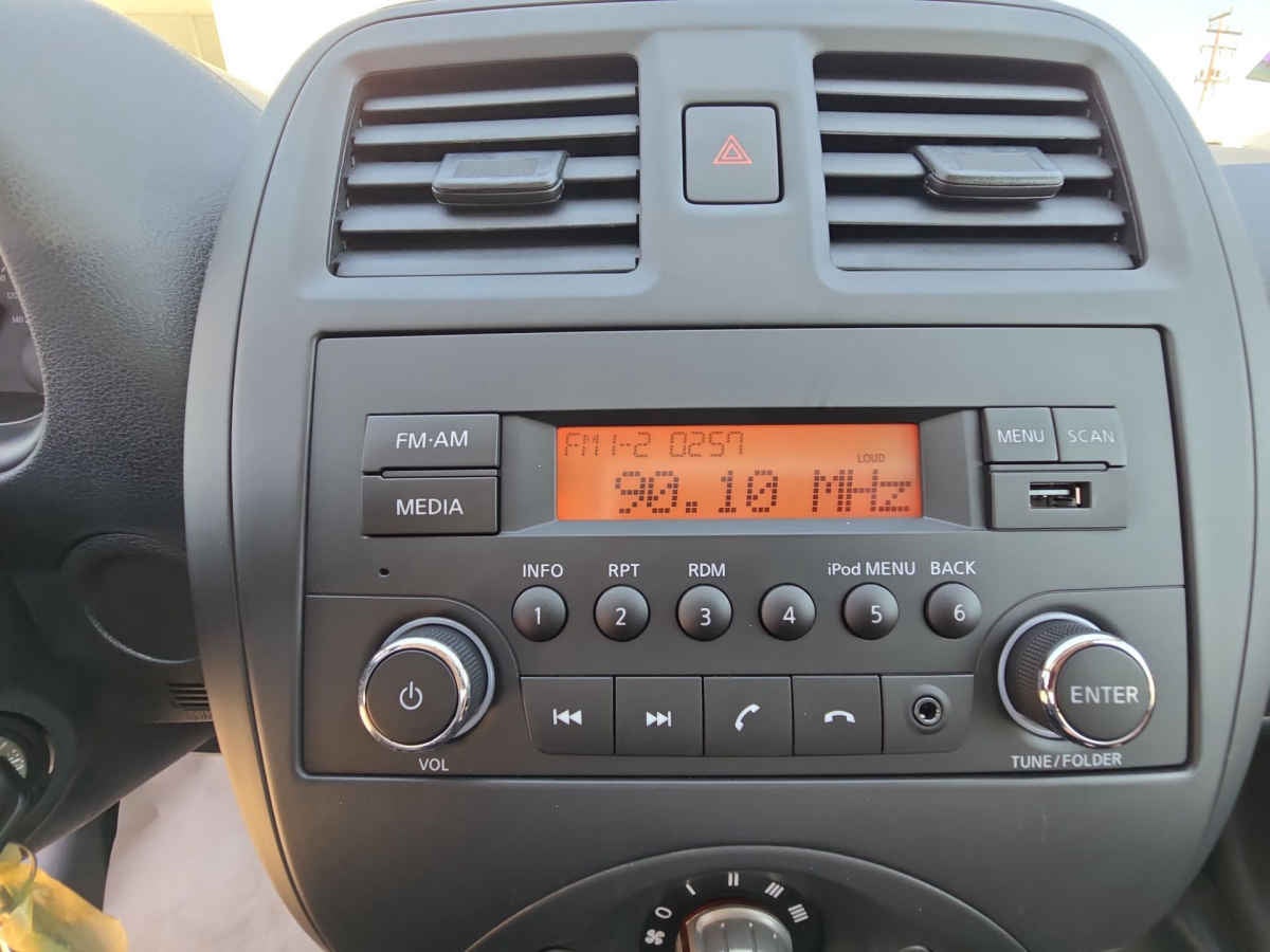 2025 Nissan Versa V-DRIVE 4 PUERTAS T/M A/C AUDIO 1.6 LTS