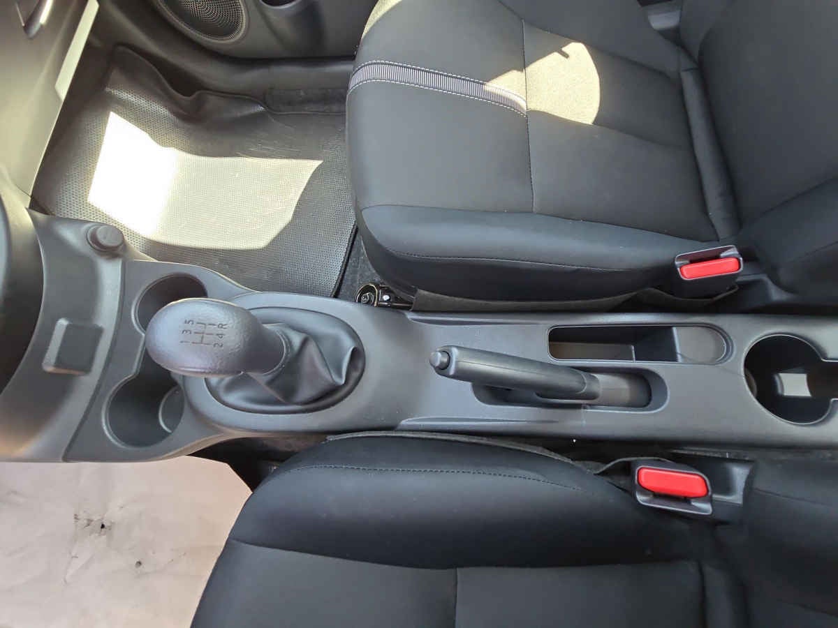 2025 Nissan Versa V-DRIVE 4 PUERTAS T/M A/C AUDIO 1.6 LTS