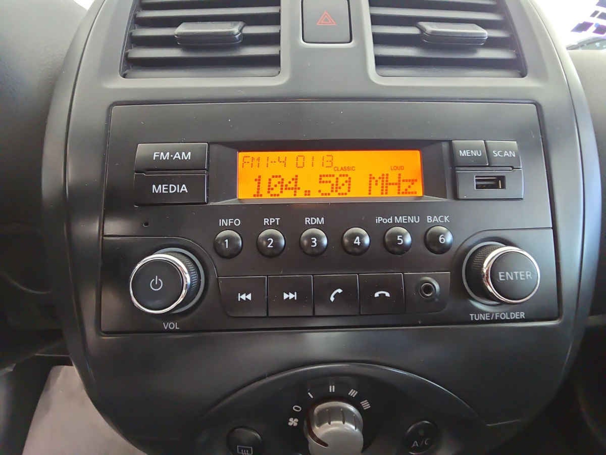 2024 Nissan V-Drive 4p L4/1.6 Man Audio