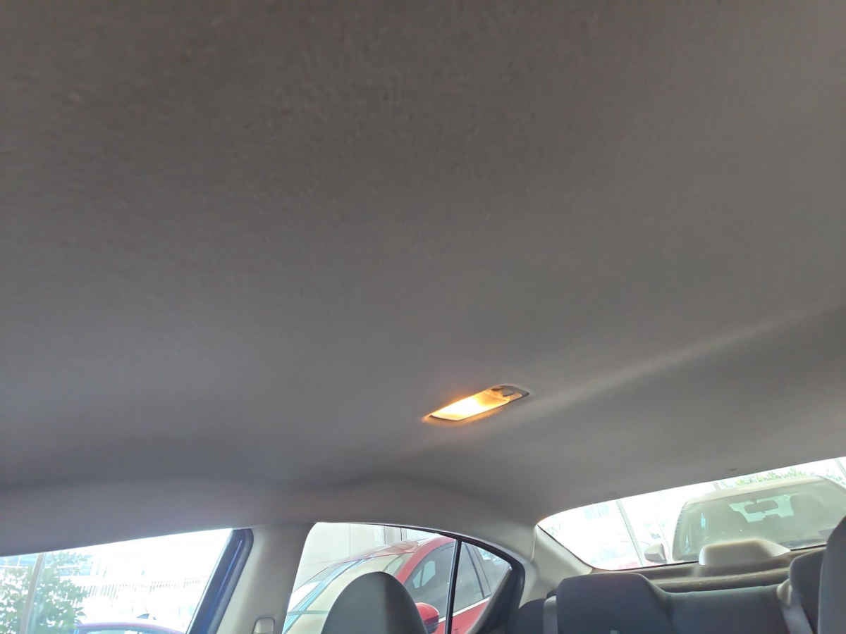 2024 Nissan V-Drive 4p L4/1.6 Man Audio