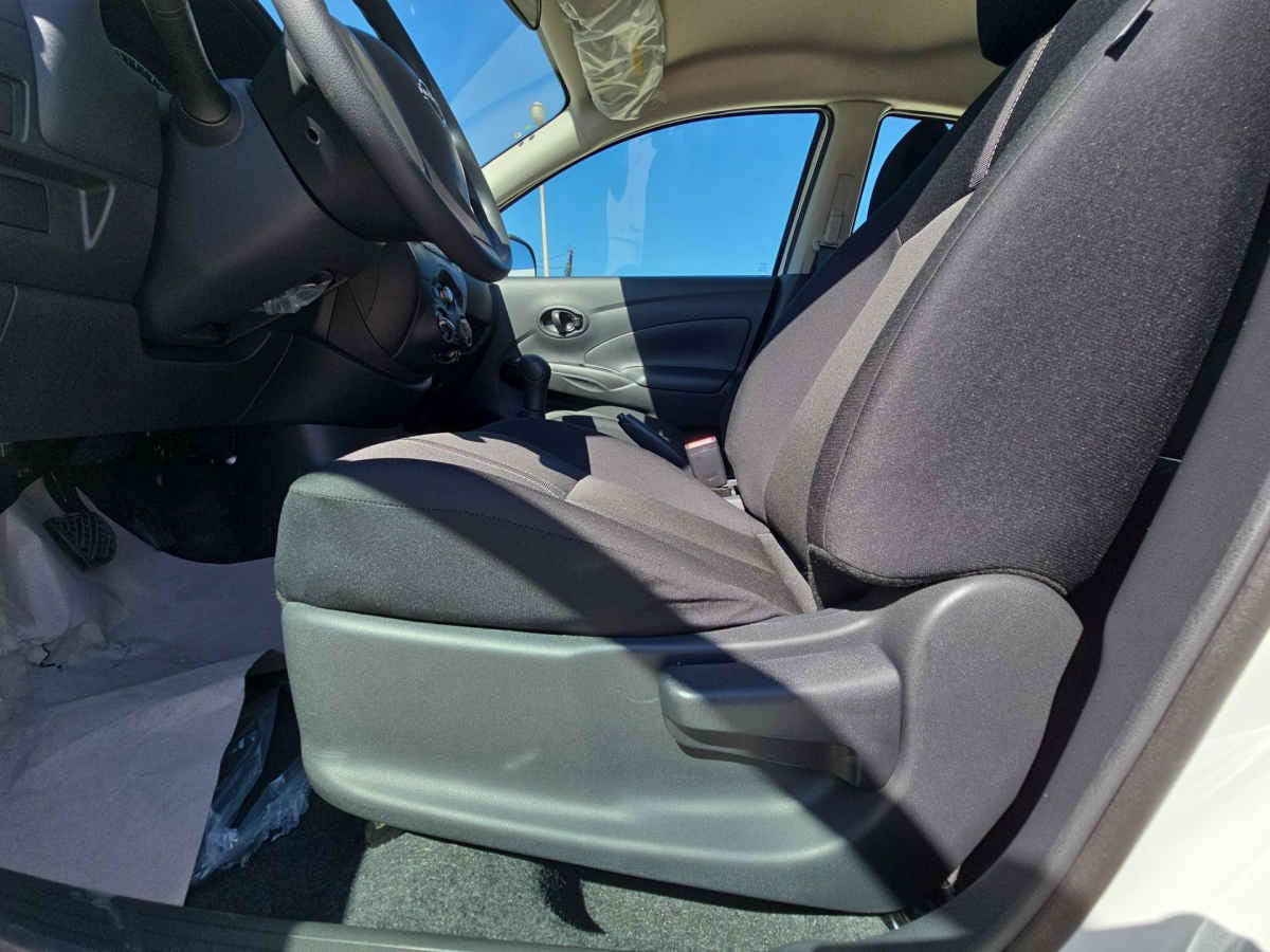 2025 Nissan Versa V-DRIVE 4 PUERTAS T/M A/C AUDIO 1.6 LTS