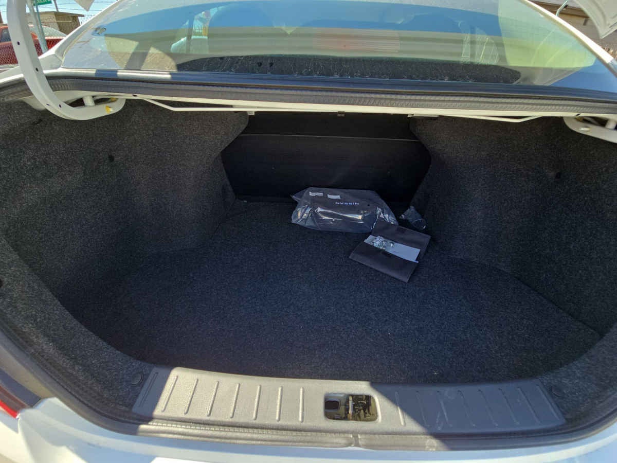 2025 Nissan Versa V-DRIVE 4 PUERTAS T/M A/C AUDIO 1.6 LTS