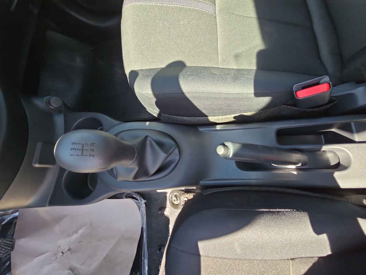 2025 Nissan Versa V-DRIVE 4 PUERTAS T/M A/C AUDIO 1.6 LTS