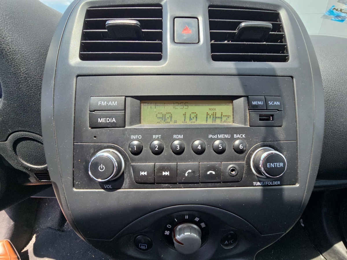 2023 Nissan V-Drive 4p L4/1.6 Man Audio