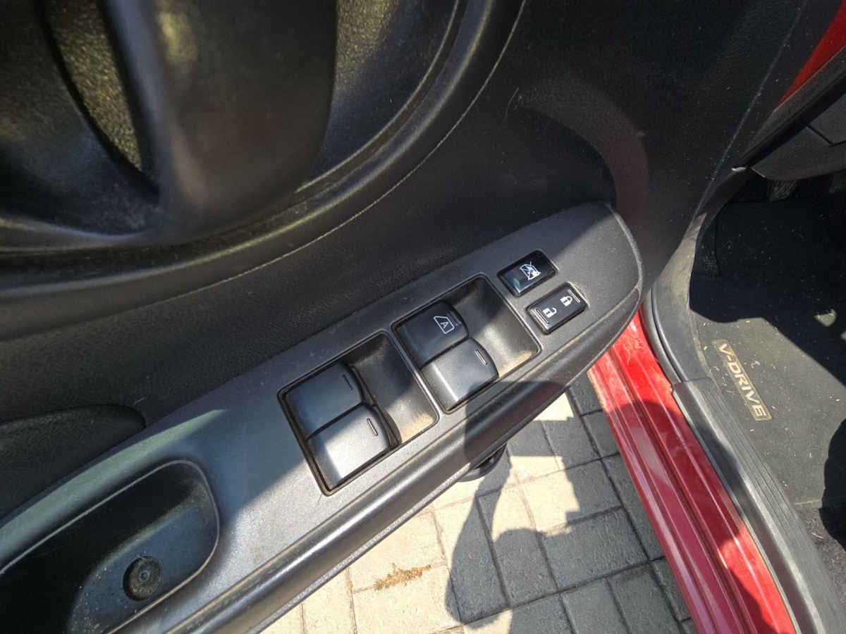 2023 Nissan V-Drive 4p L4/1.6 Man Audio