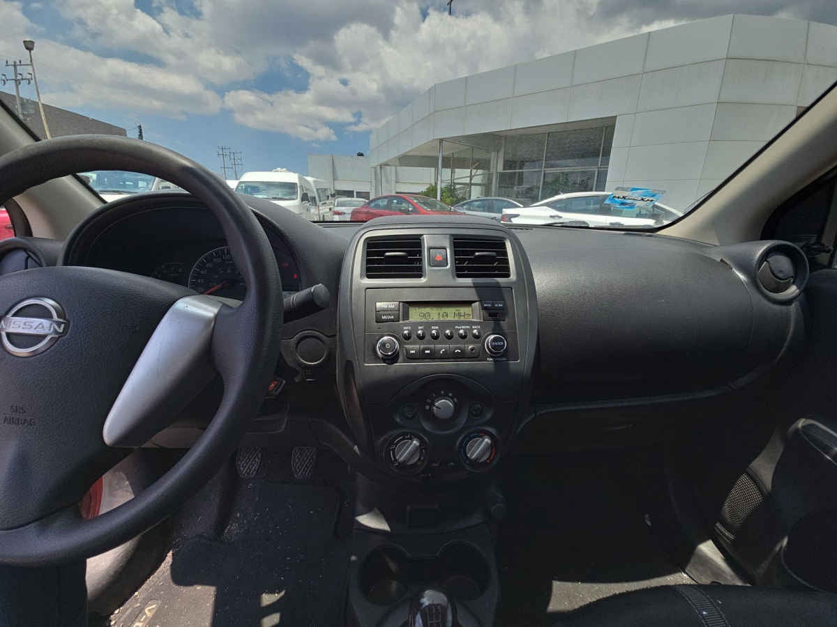 2023 Nissan V-Drive 4p L4/1.6 Man Audio