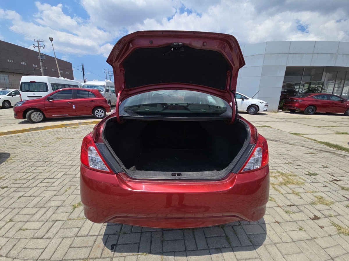 2023 Nissan V-Drive 4p L4/1.6 Man Audio