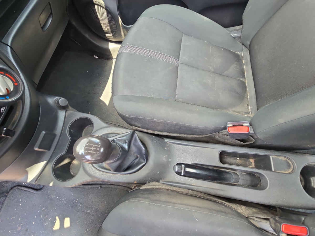 2023 Nissan V-Drive 4p L4/1.6 Man Audio