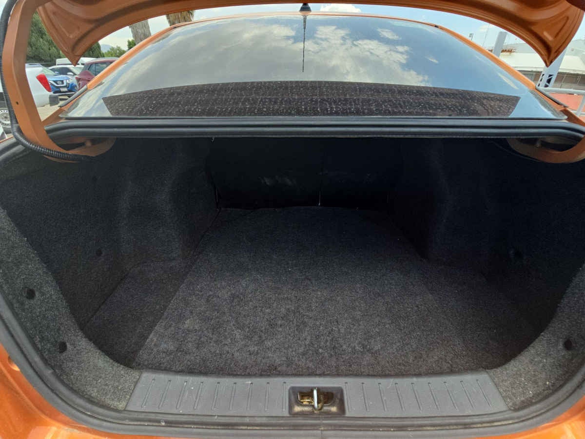 2024 Nissan Versa 4p Advance L4/1.6 Man