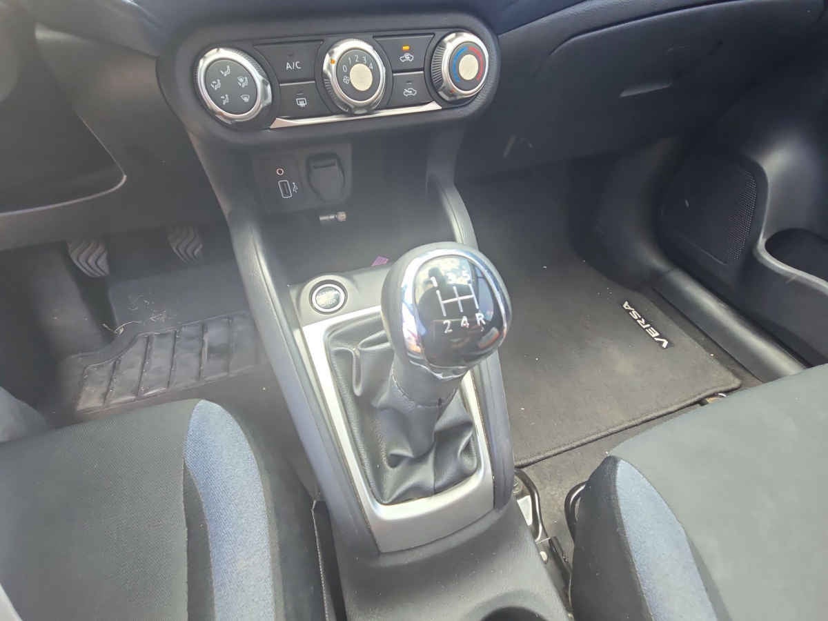 2024 Nissan Versa 4p Advance L4/1.6 Man