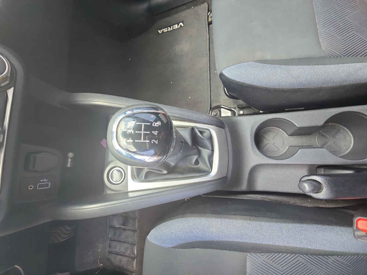 2024 Nissan Versa 4p Advance L4/1.6 Man