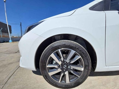 2025 Nissan Versa 4p Advance L4/1.6 Man