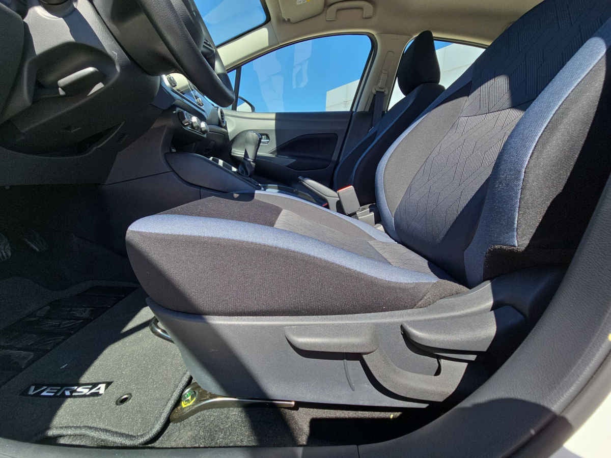 2025 Nissan Versa 4p Advance L4/1.6 Man