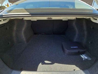 2025 Nissan Versa 4p Advance L4/1.6 Man