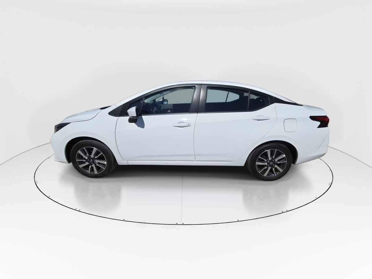 2025 Nissan Versa 4p Advance L4/1.6 Man