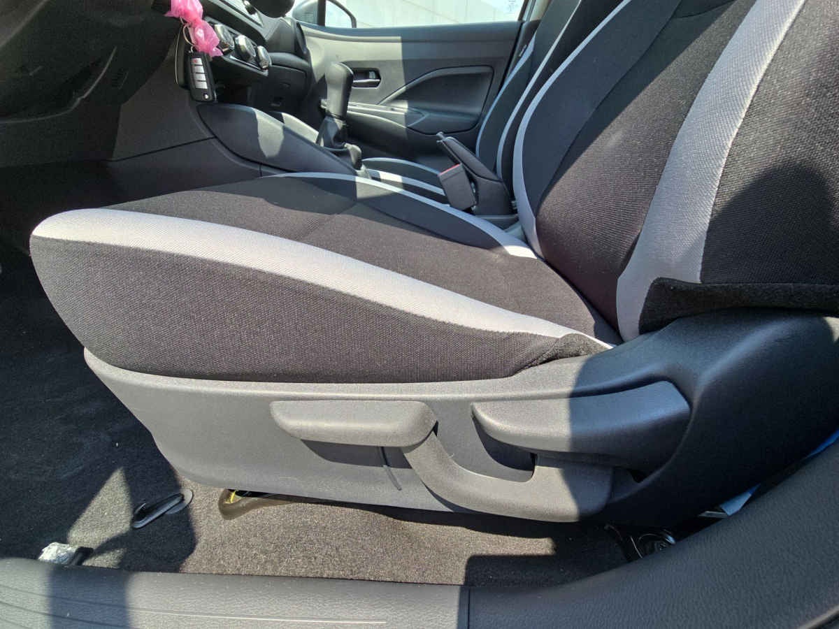 2025 Nissan Versa 4p Sense L4/1.6 Man