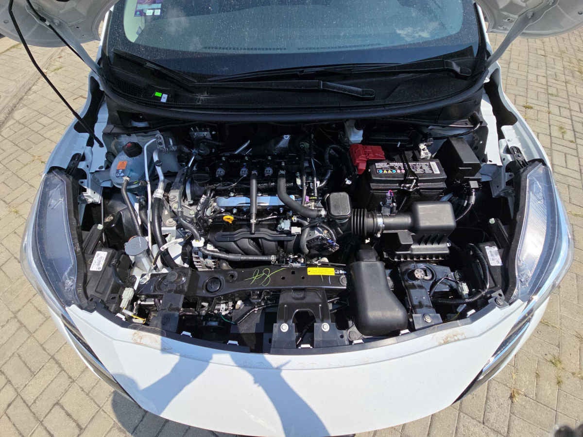 2025 Nissan Versa 4p Sense L4/1.6 Man