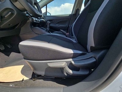 2025 Nissan Versa 4p Sense L4/1.6 Man