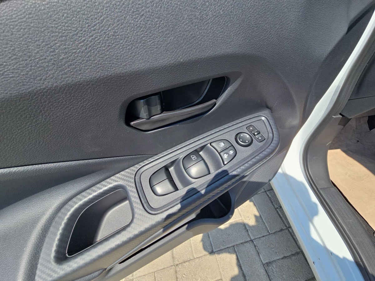 2025 Nissan Versa 4p Sense L4/1.6 Man