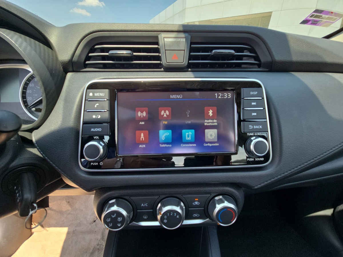 2025 Nissan Versa 4p Sense L4/1.6 Man