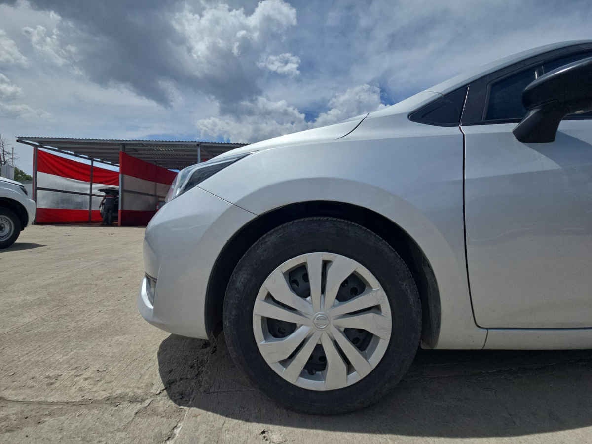 2024 Nissan Versa 4p Sense L4/1.6 Man