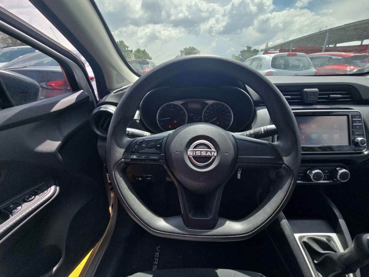 2024 Nissan Versa 4p Sense L4/1.6 Man