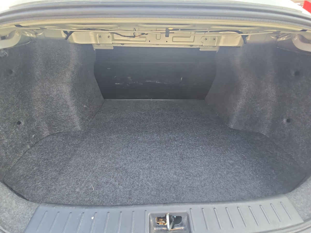2024 Nissan Versa 4p Sense L4/1.6 Man