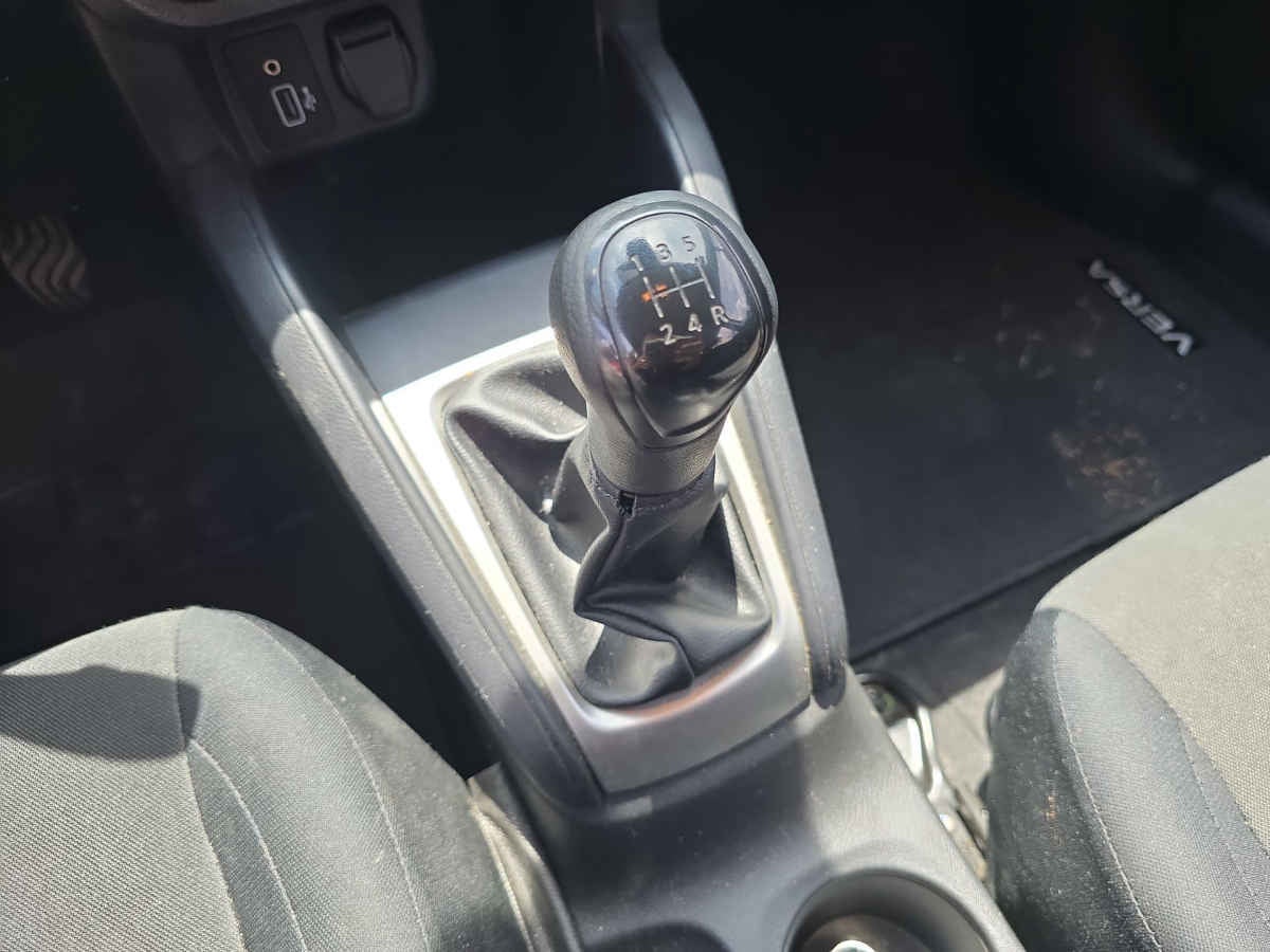 2024 Nissan Versa 4p Sense L4/1.6 Man