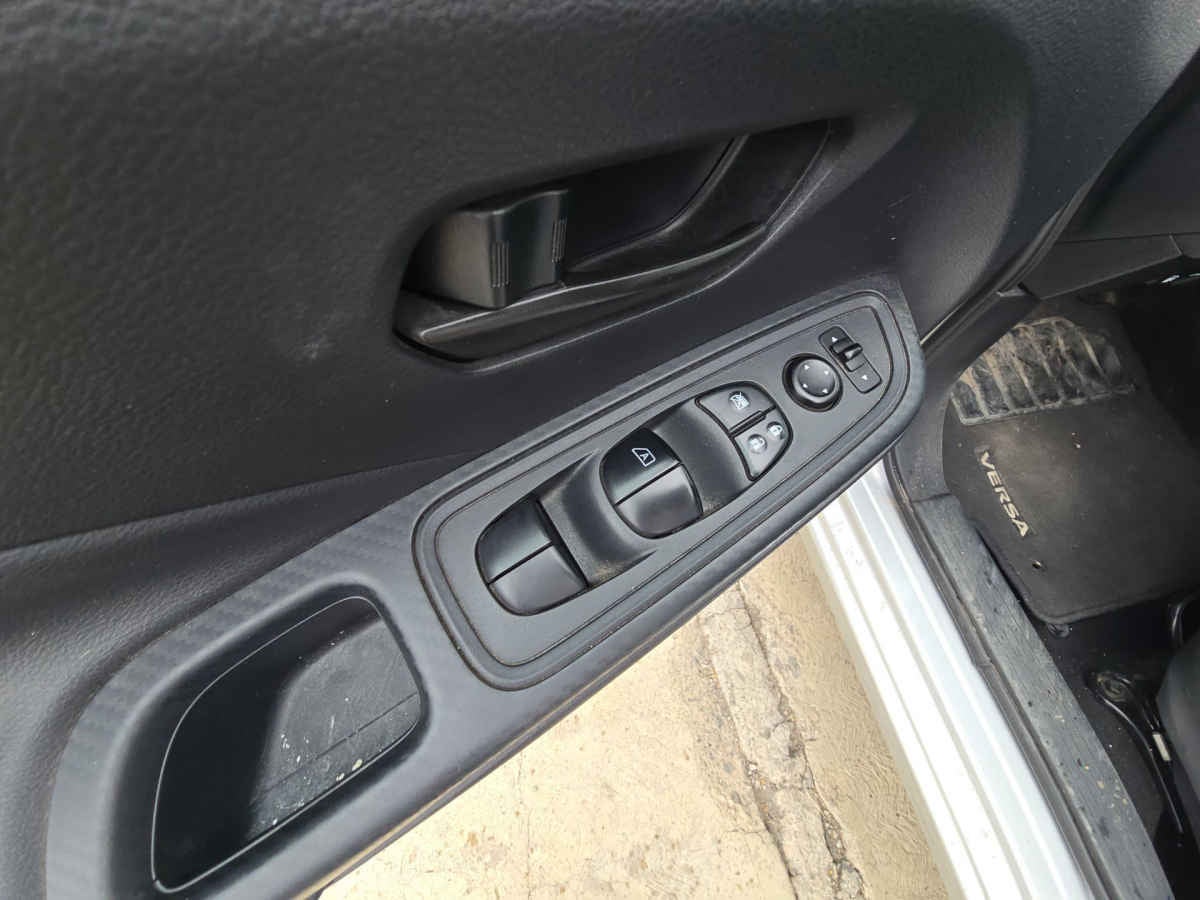2024 Nissan Versa 4p Sense L4/1.6 Man