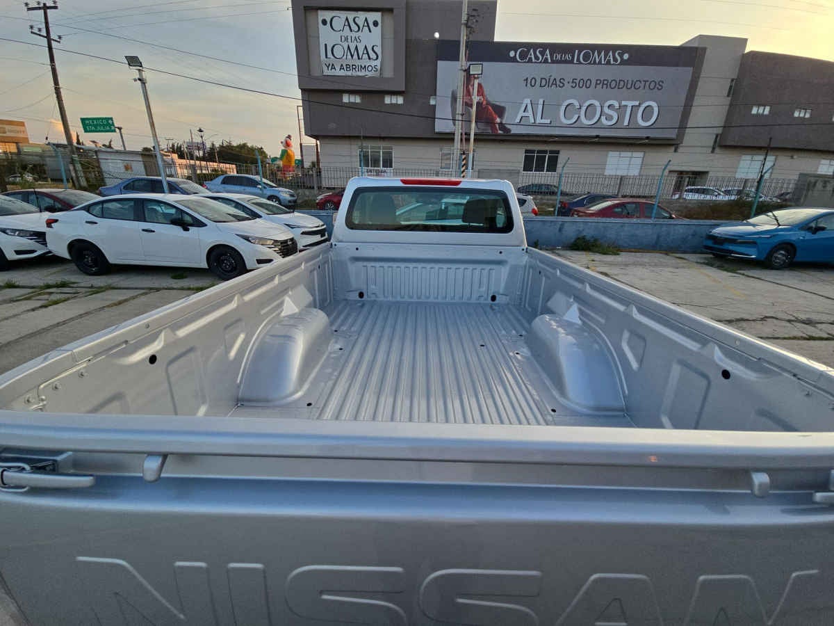 2026 Nissan Pick Up NP300 2p L4/2.5 Man A/A