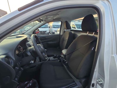 2026 Nissan Pick Up NP300 2p L4/2.5 Man A/A