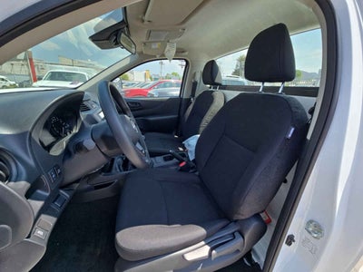 2026 Nissan Pick Up NP300 2p L4/2.5 Man A/A