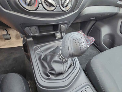 2026 Nissan Pick Up NP300 2p L4/2.5 Man A/A